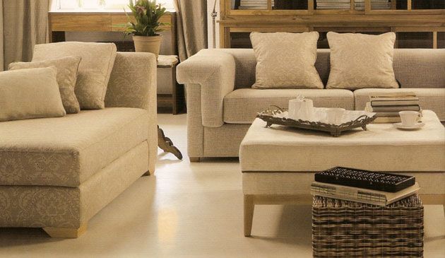 Tapizado de muebles en el taller de Madrid