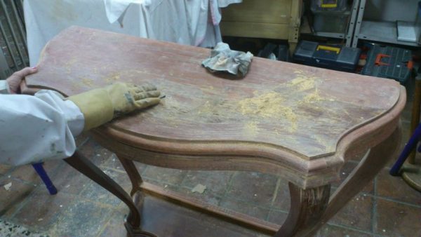 restauracion de muebles de madera tallada
